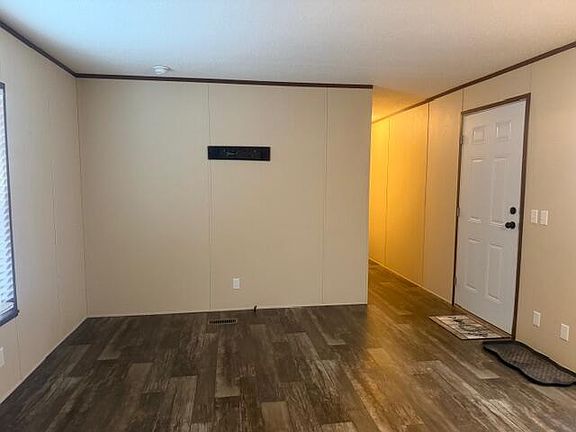 4th image of 104 Robinwood Ln