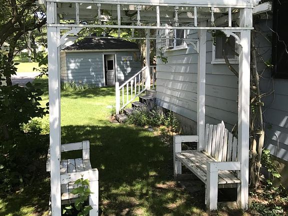 4th image of 217 S Lake St