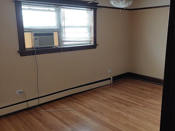 3rd image of 431 S Euclid Ave #6B