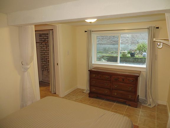 East bedroom