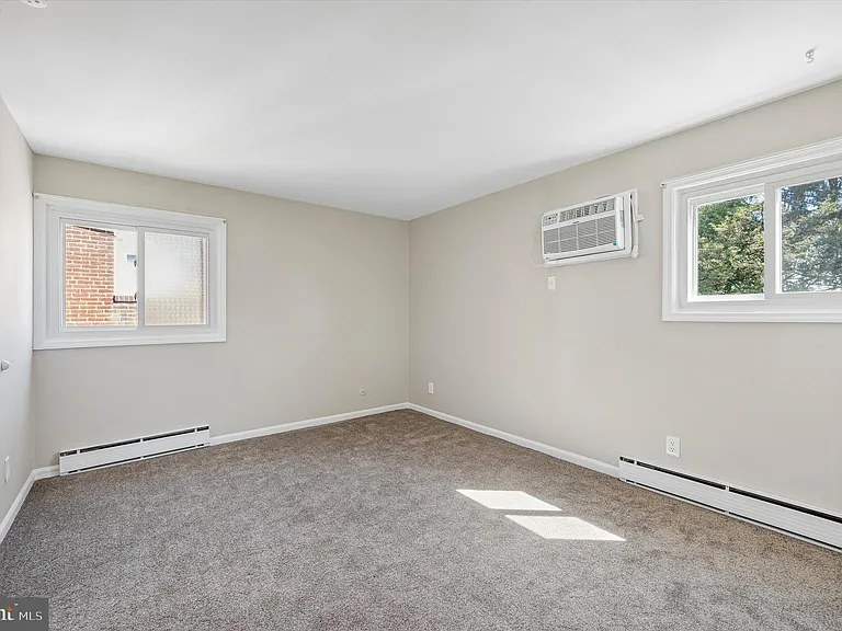644 Maryland Ave #2 — Photo 10