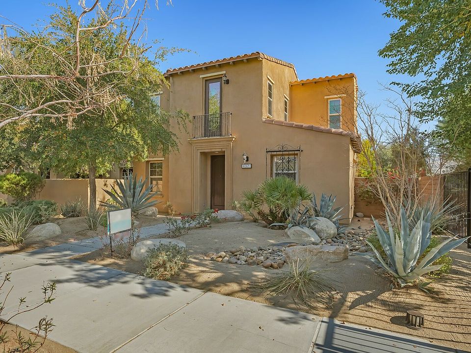 1st image of 657 Calle Vibrante