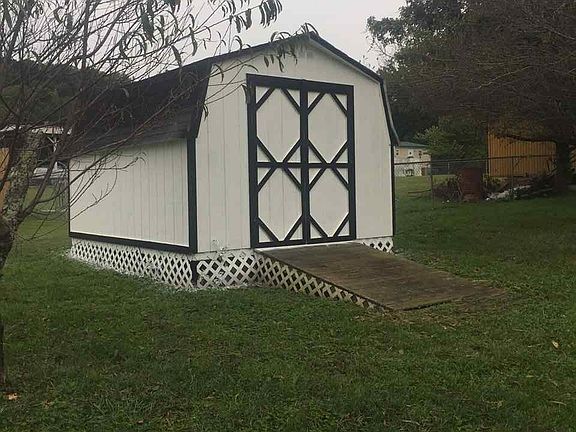 3rd image of 105 Griffin Dr