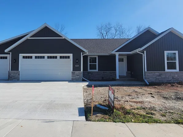 N9016 Southtowne Dr, Menasha, WI 54952