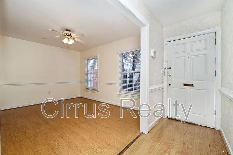 3 bed, 3.0 bath, 1300 sqft, $1,695 — Photo 4