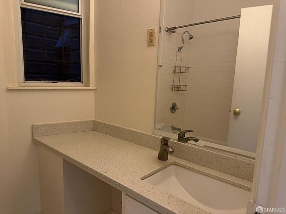 5th image of 3315 Steiner St #8