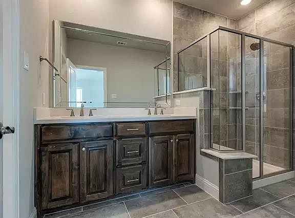 4th image of 618 Wild Glen Ct