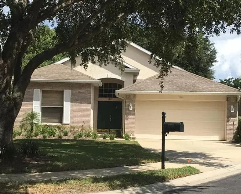 1326 Chessington Cir — Photo 1