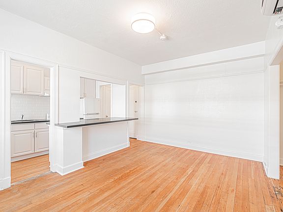 3rd image of 115 S Isabel St #411