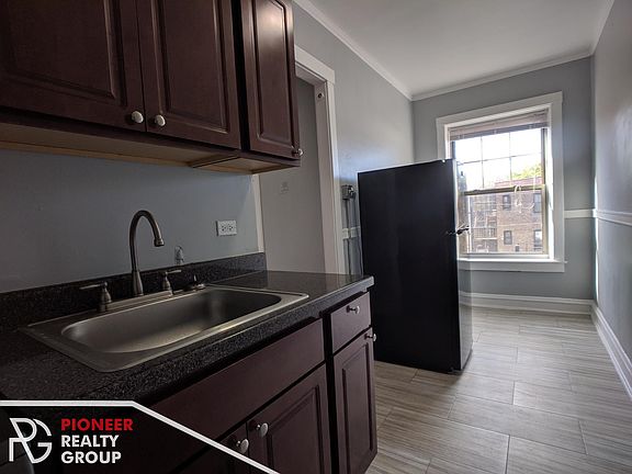 5th image of 3269 W Wrightwood Ave #2