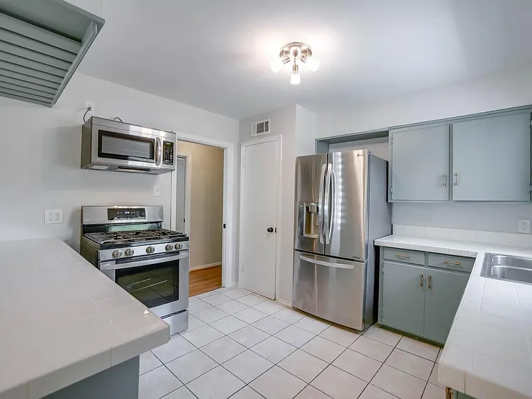 2140 Springhill St — Photo 15
