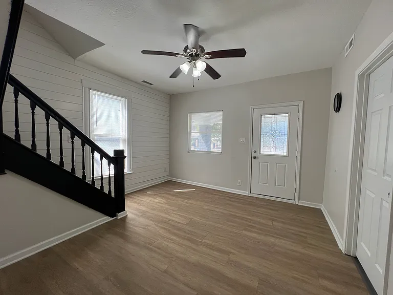 1347 N Gale St — Photo 7