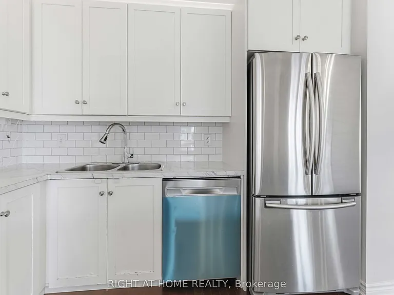 432 Meadowbreeze Dr — Photo 5