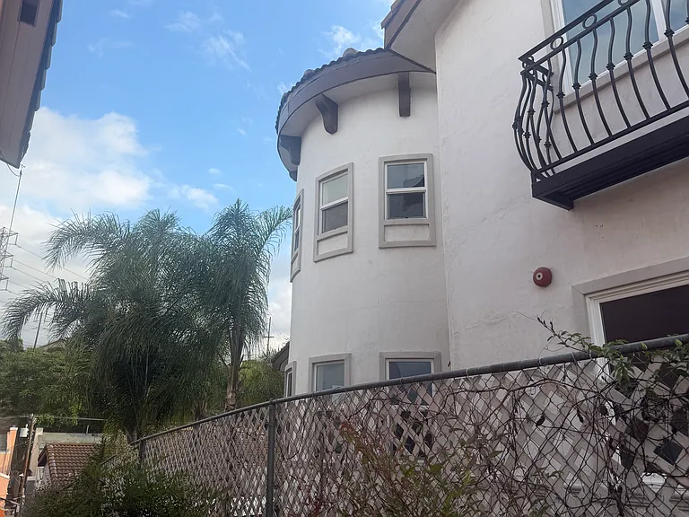 7425 Berne St — Photo 11