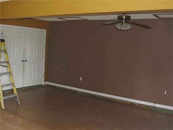 3rd image of 648 Hunterbrook Dr