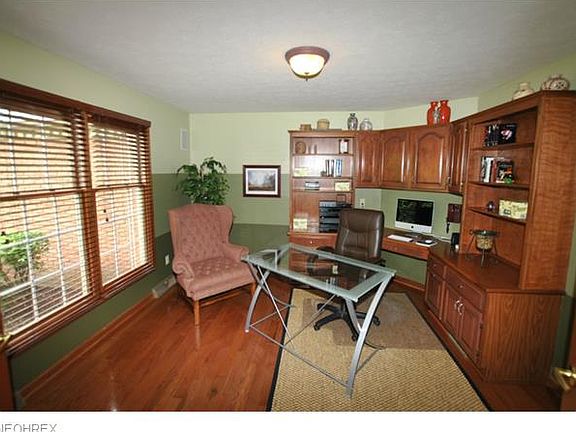 3rd image of 8518 Camden Ct