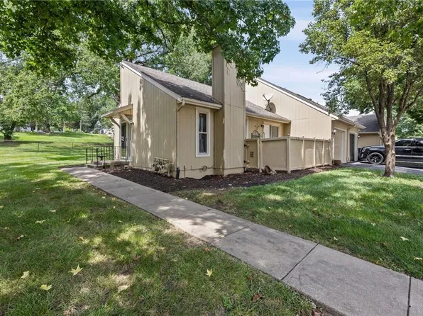 12218 Holmes Ln, Kansas City, MO 64146