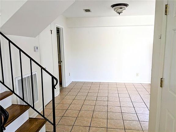 5th image of 852 Asheville Dr #852