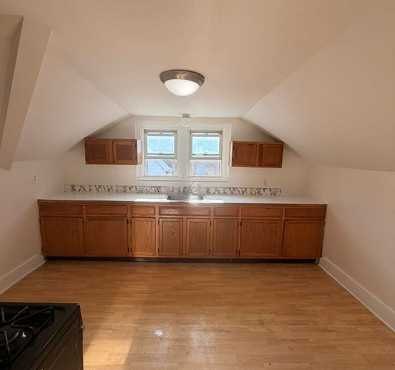1st image of 6 Elm St #10A