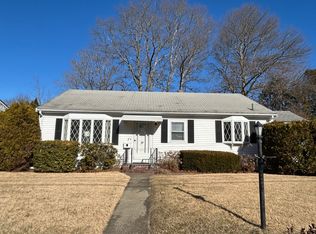 27 Lisa Ave, Acushnet, MA 02743