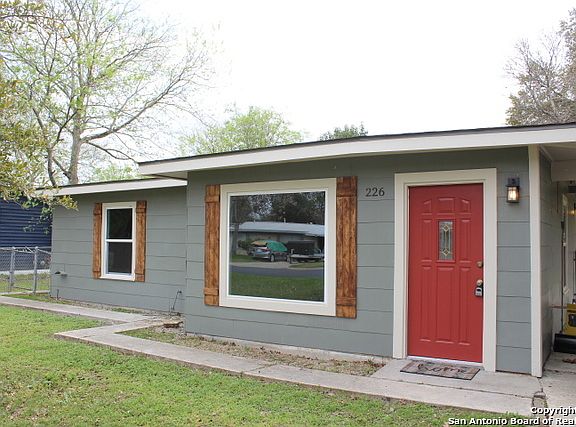 3rd image of 226 Weathercock Ln