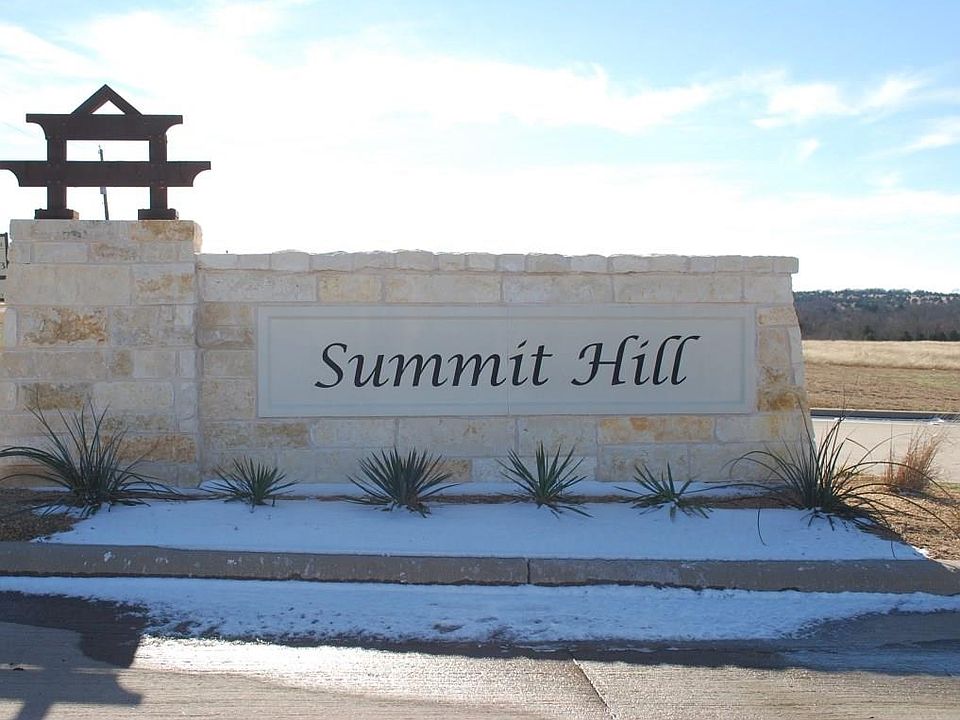 2nd image of 1704 Summit Hill Pkwy