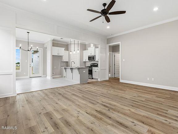 4th image of 106 Carreras Ln