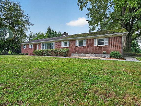 5th image of 16019 Briarwood Ln