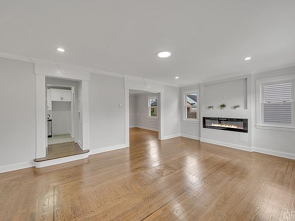 4th image of 111 Lincoln Ave