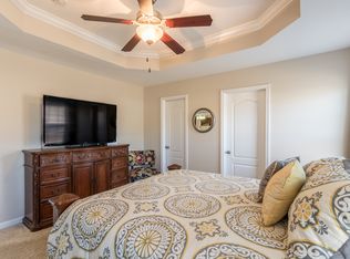 110 Cavalier Dr, Jacksonville, NC 28546