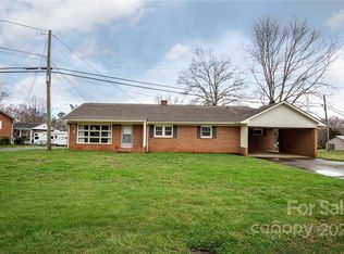 1019 Salem Rd, Morganton, NC 28655