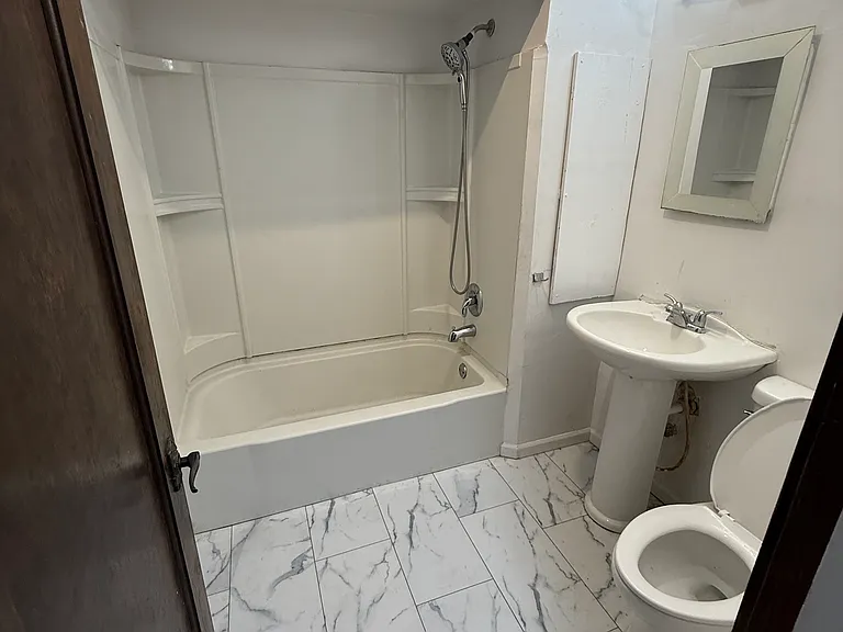 2314 Carmel Ave — Photo 4