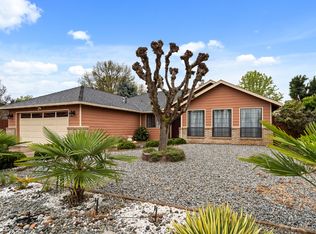 2360 Temple Dr, Medford, OR 97504
