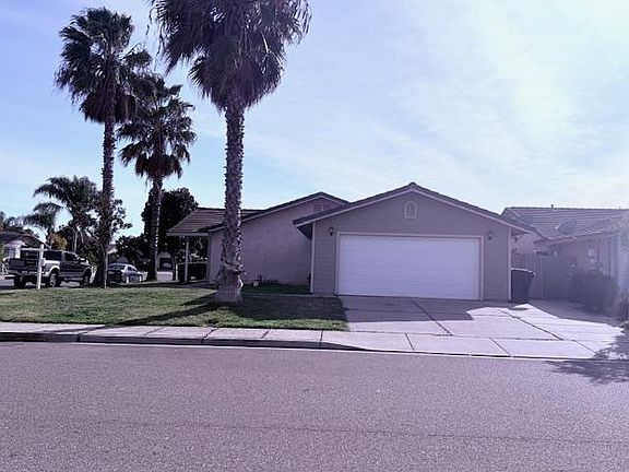 3rd image of 817 Zelkova Ln