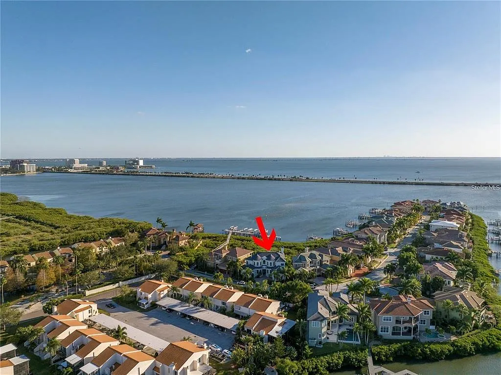 4 bed, 5.5 bath, 3575 sqft, $20,000 — Photo 4