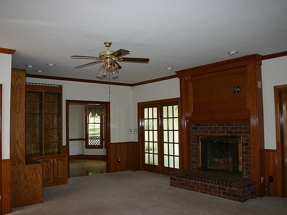 3rd image of 3810 Bellingham Ln