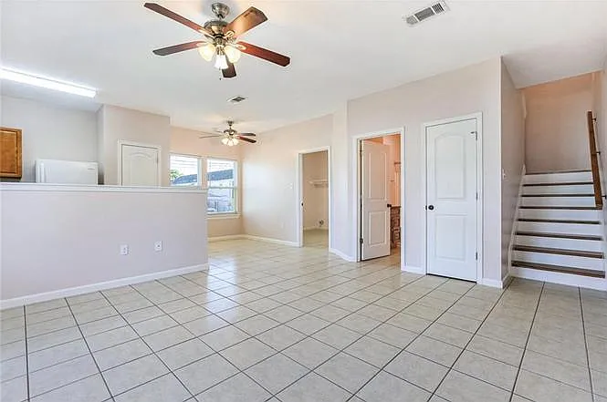 3 bed, 1340 sqft, $1,795 — Photo 2