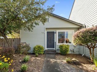 365 Harvest Ln, Santa Rosa, CA 95401