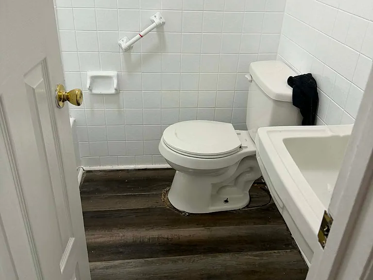 210 SW Elizabeth Ct — Photo 13
