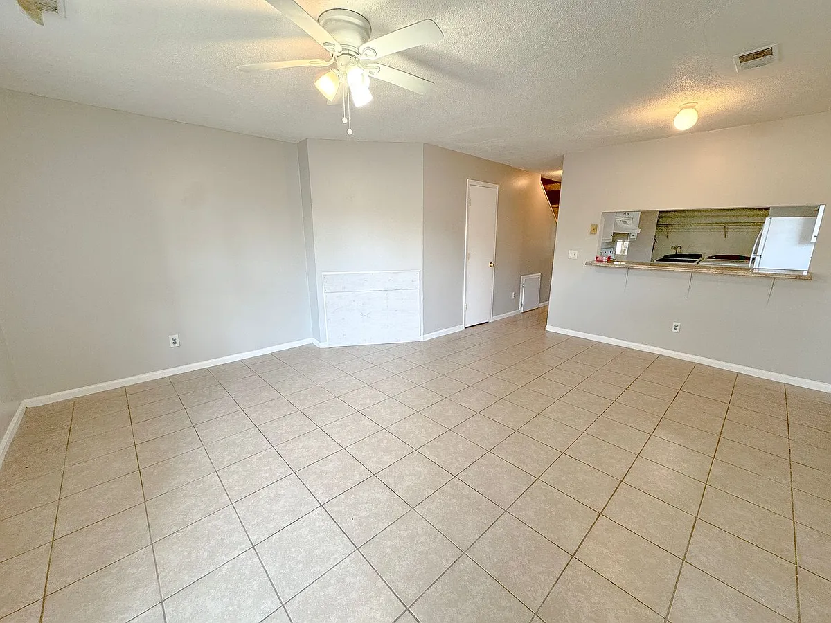 Building Photo - 228 Plantation Rd #A