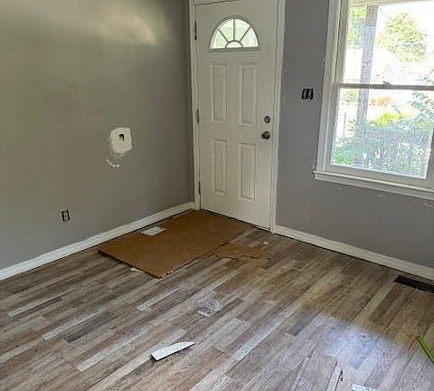 2nd image of 1208 Pearson St