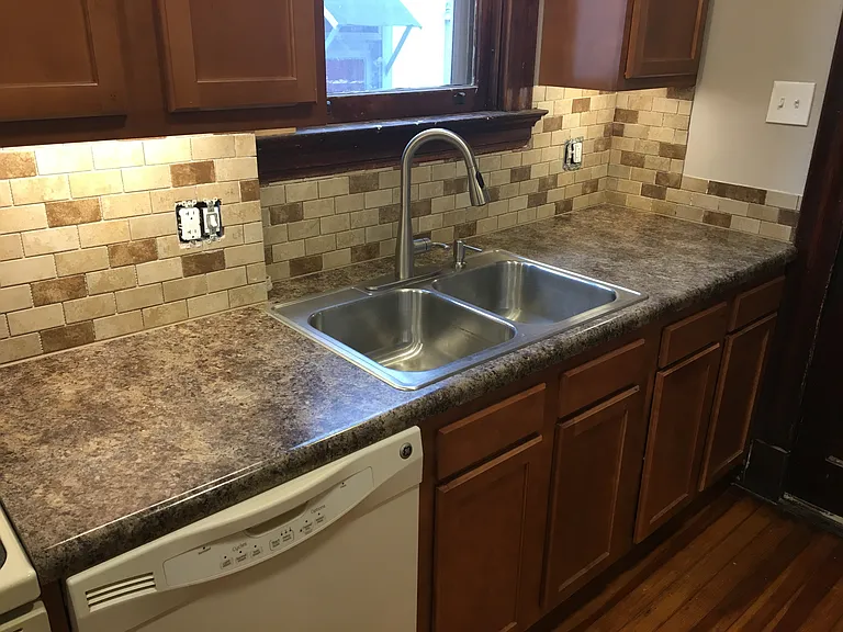 340 Warner St #A — Photo 3