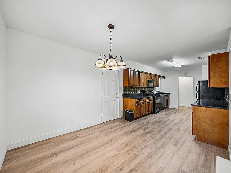 3402 W North A St — Photo 11