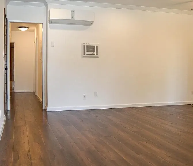 1832 Purdue Ave #102 — Photo 3