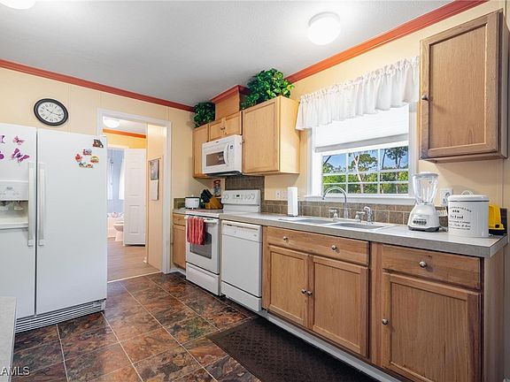 4th image of 8142 Breeze Dr