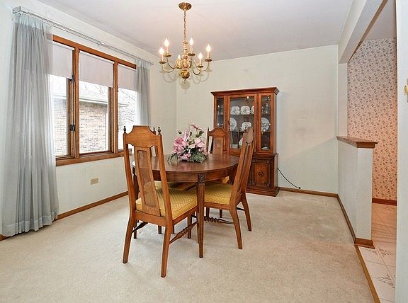 4th image of 7661 Chestnut Dr