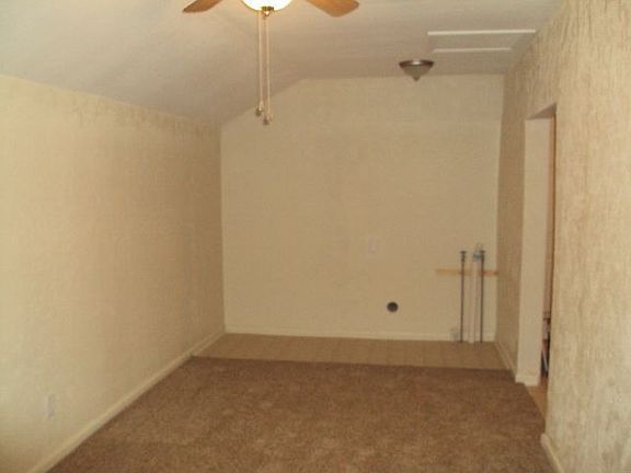 2nd image of 1109 N Beverly Dr