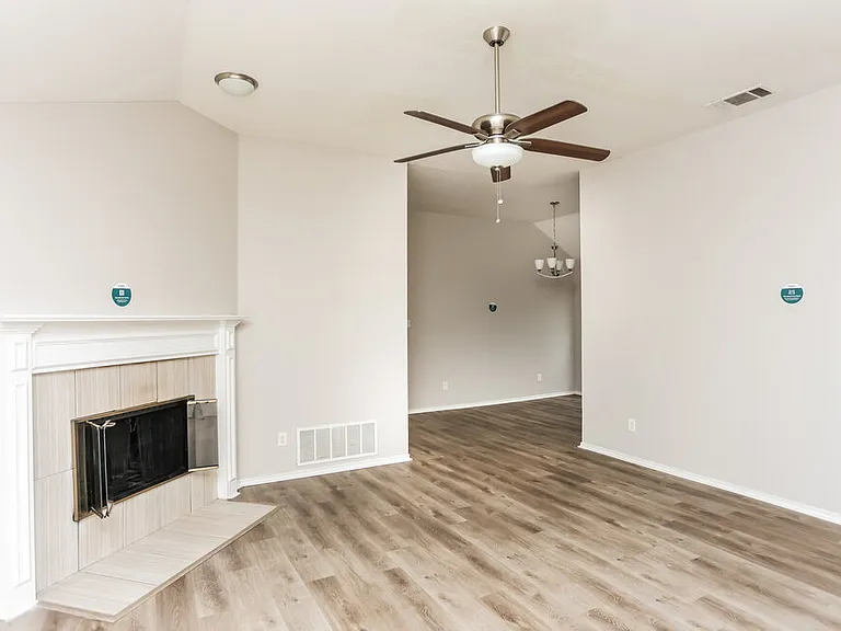 822 Astaire Ave — Photo 4