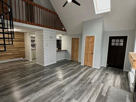 3rd image of 15 Fox Ridge