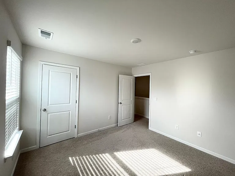 1048 Flintshire Dr — Photo 25